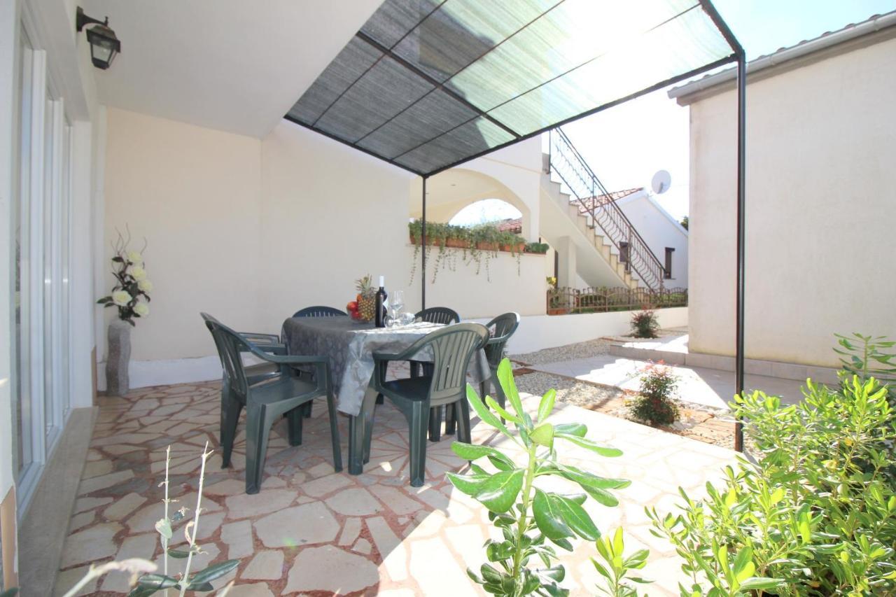 Holiday House Anamaria Poreč Extérieur photo