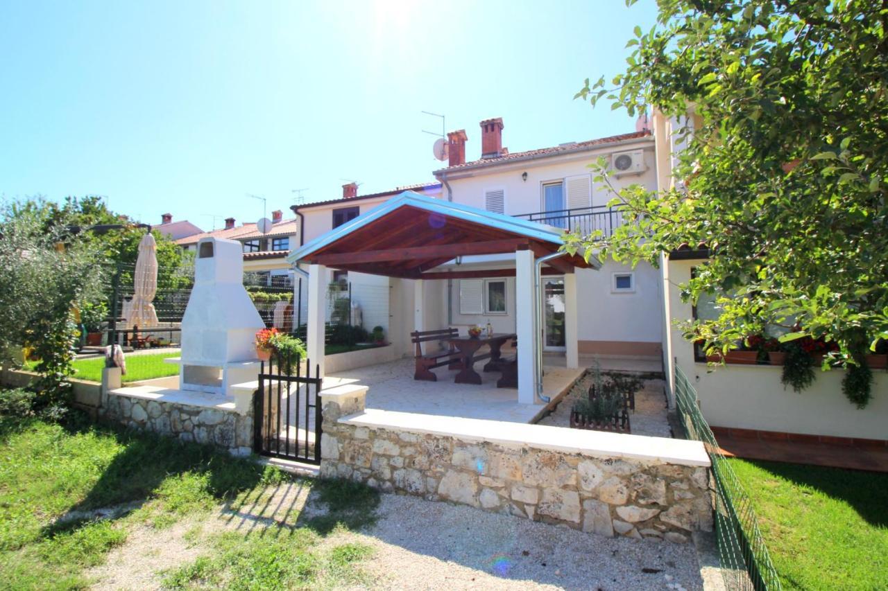 Holiday House Anamaria Poreč Extérieur photo