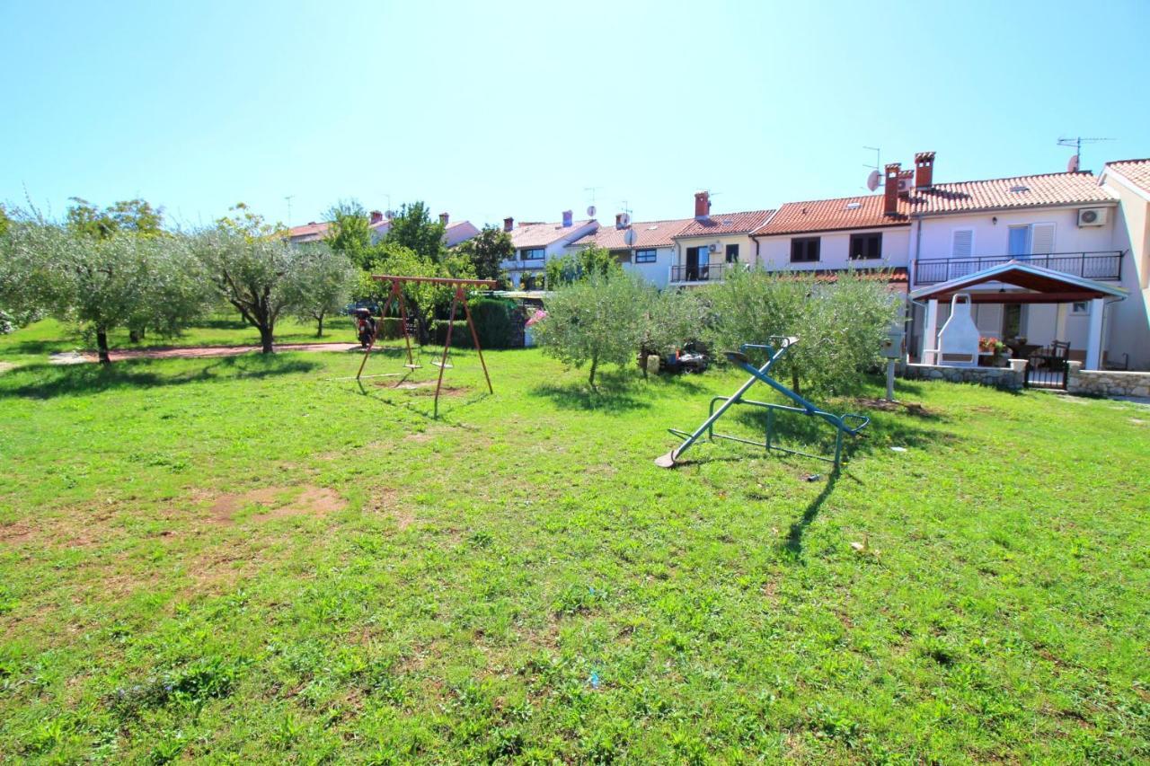 Holiday House Anamaria Poreč Extérieur photo