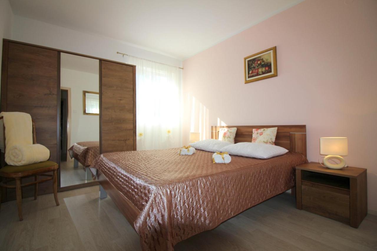 Holiday House Anamaria Poreč Extérieur photo