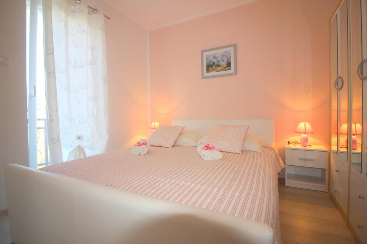 Holiday House Anamaria Poreč Extérieur photo